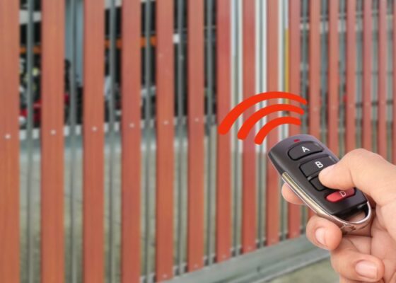 Cua-tu-dong-dieu-khien-tu-xa