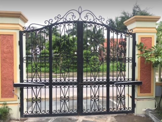 Cổng tự động cho gia đình.