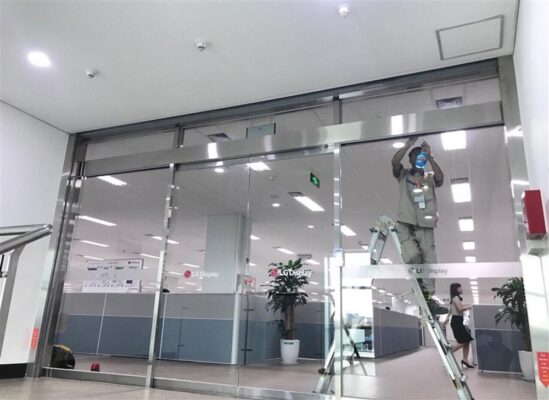 Lựa chọn đơn vị lắp cửa tự động giúp tiết kiệm thời gian và chi phí