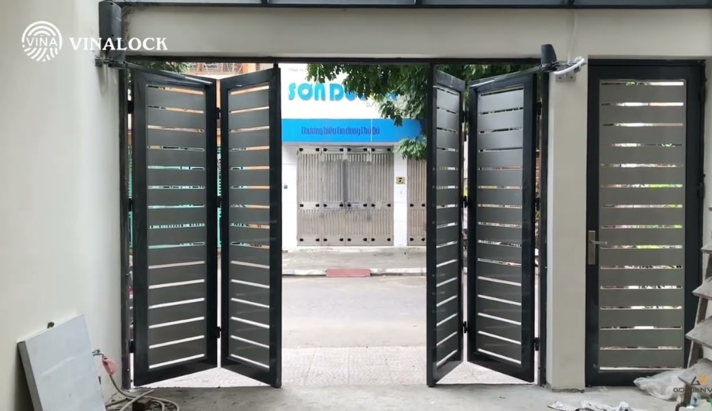 nên chọn cổng trượt tự động hay cổng mở cánh