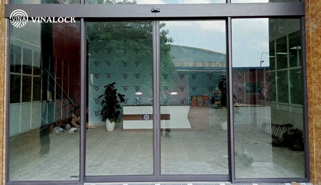 cửa kính tự động