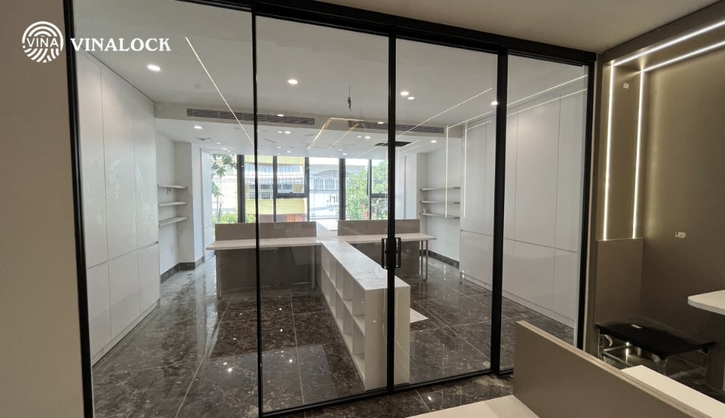 cửa kính tự động 4 cánh