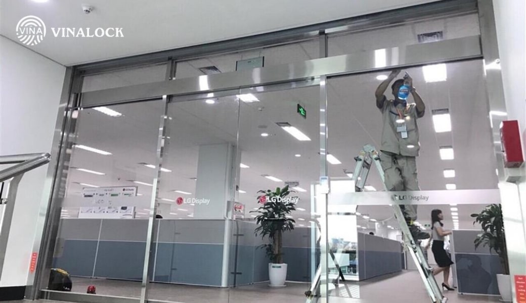 Lắp cửa kính tự động Hà Nội