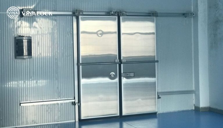 VINALOCK - nhà cung cấp cửa tự động kho lạnh uy tín