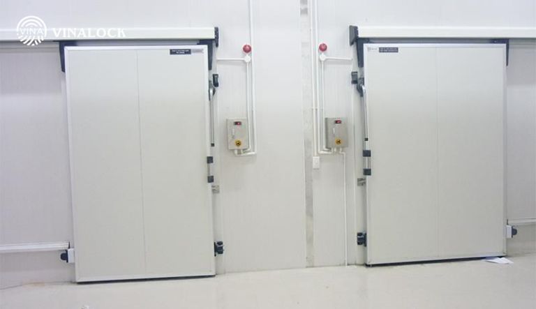Giải pháp cửa tự động tốc độ cao cho kho lưu lượng lớn