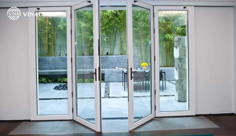 Cửa kính tự động có khung nhôm