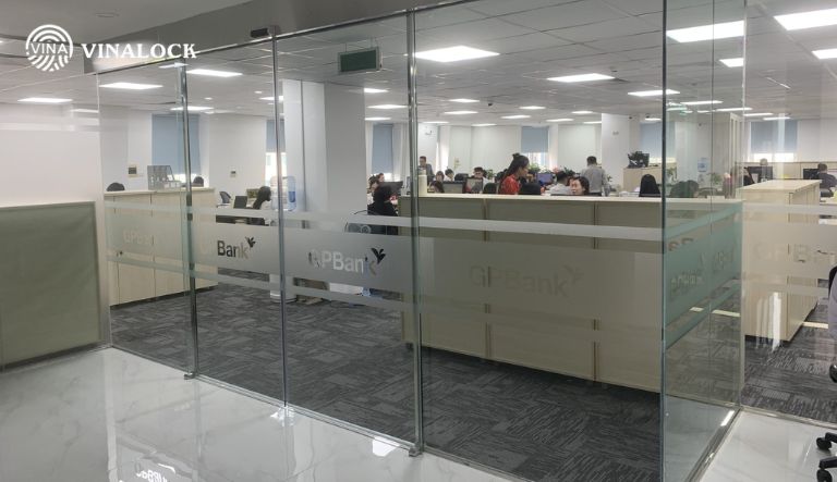 Cửa tự động thường sử dụng những loại kính nào