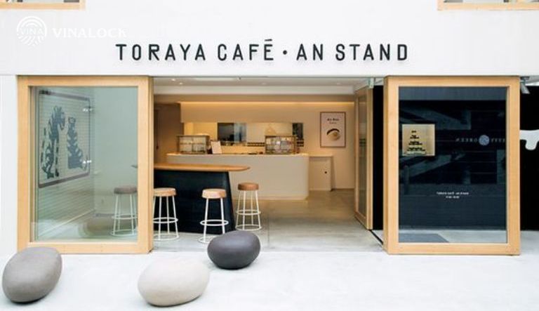 Quán cafe nên lắp loại cửa tự động nào